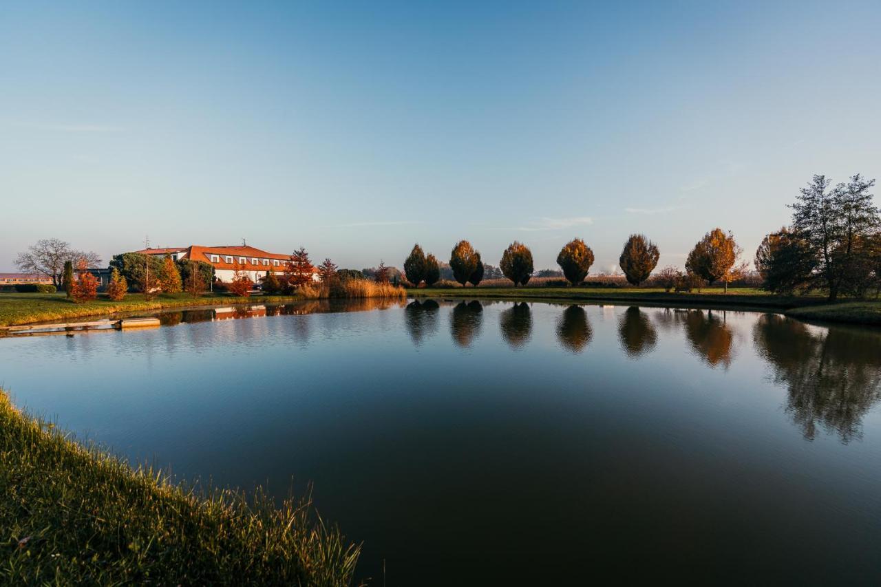 Prachárna Park Hotel Alamóc Kültér fotó